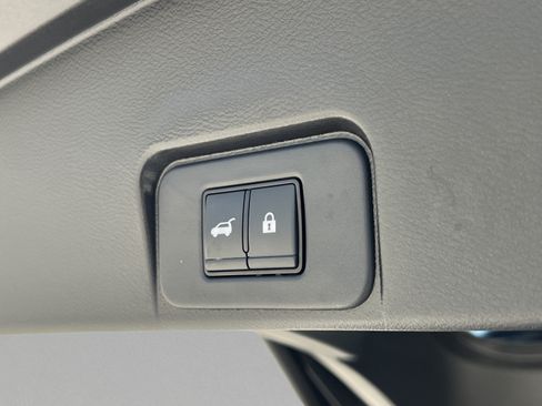 Used 2023 Nissan Rogue SL w/ SL Premium Package FWD image 29