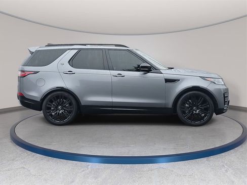 Used 2020 Land Rover Discovery Landmark image 5