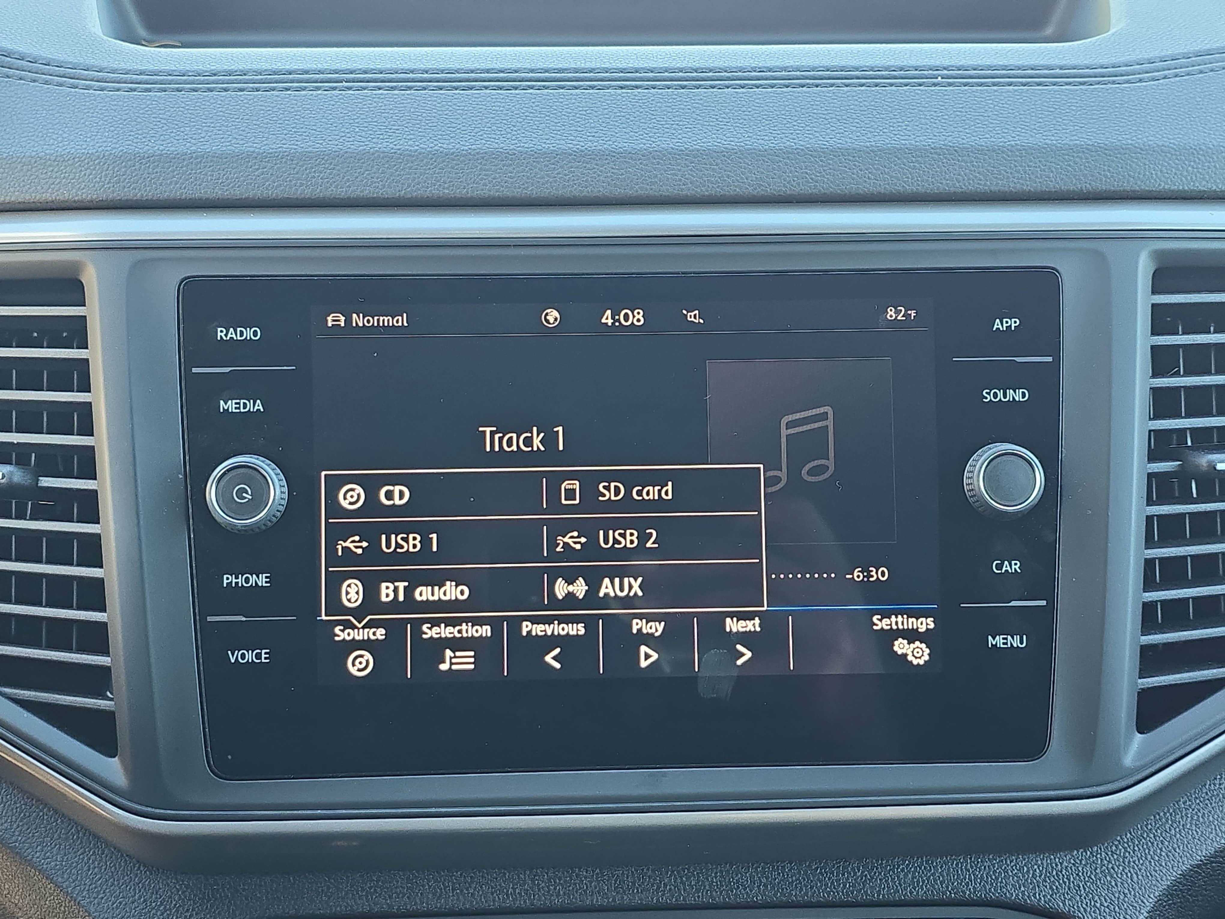 Used 2020 Volkswagen Atlas Cross Sport SE w/ Towing Package AWD/4WD image 22