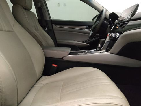 Used 2018 Honda Accord LX image 21