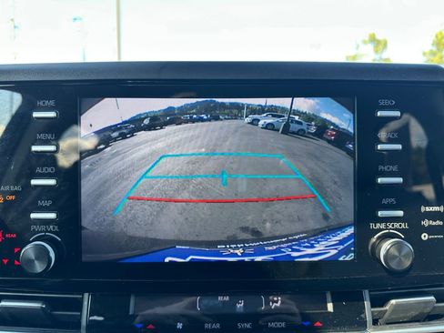 Used 2023 Toyota Sienna XLE image 18