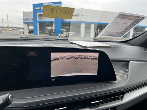 Used 2024 Cadillac XT4 Premium Luxury image 11