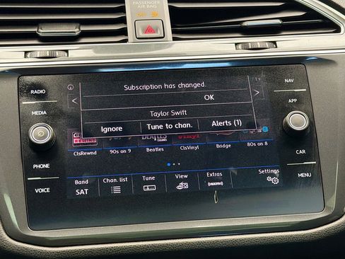 Used 2020 Volkswagen Tiguan SEL image 9