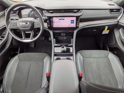 New 2026 Jeep Grand Cherokee Altitude RWD image 16