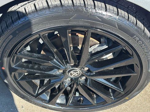 Used 2021 Toyota Camry XSE w/ Navigation Package image 9