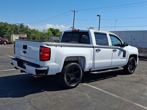 Used 2018 Chevrolet Silverado 1500 Custom w/ Custom Value Package AWD/4WD image 12