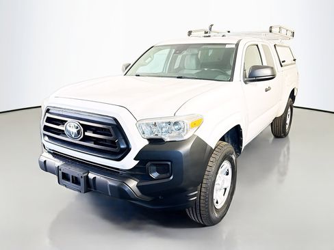 Used 2020 Toyota Tacoma SR image 4