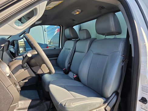 Used 2016 Ford F550 2WD Regular Cab Super Duty image 9