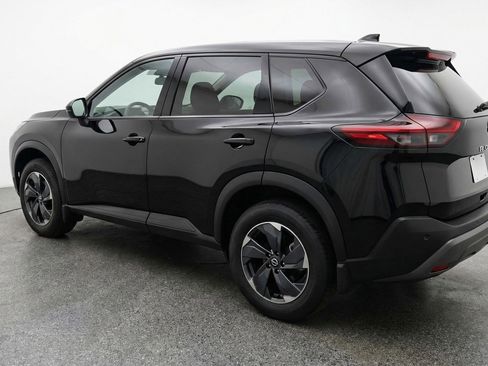 Used 2025 Nissan Rogue SV AWD/4WD image 6