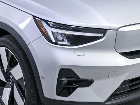 Certified 2023 Volvo C40 P8 Recharge Ultimate w/ Protection Package Premier AWD/4WD image 39