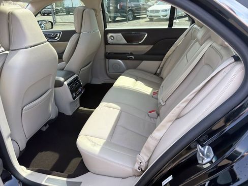 Used 2019 Lincoln Continental Reserve image 13