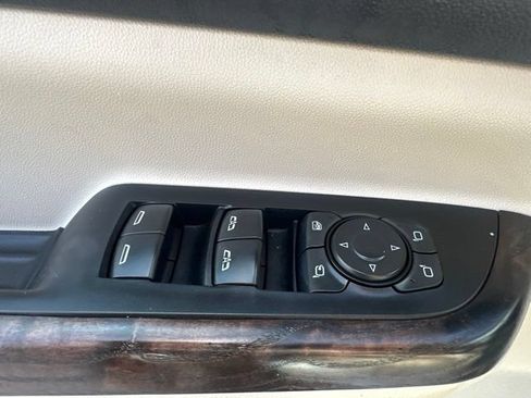 Used 2023 GMC Acadia Denali AWD/4WD image 30