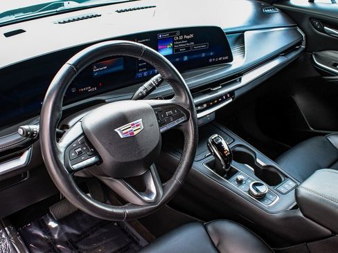 Used 2024 Cadillac XT4 Premium Luxury image 15