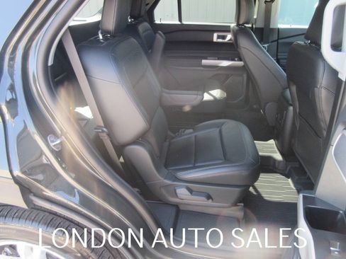 Used 2024 Ford Explorer XLT w/ Equipment Group 202A AWD/4WD image 16