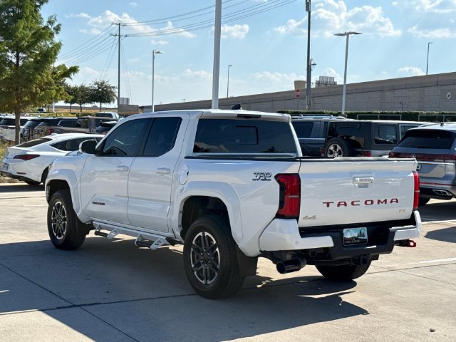 Used 2024 Toyota Tacoma TRD Off-Road w/ TRD Off Road Upgrade Package AWD/4WD image 5