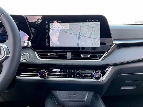 New 2027 Chevrolet Equinox LT w/ Convenience Package II FWD image 12