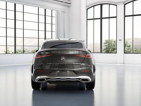 Certified 2025 Mercedes-Benz GLC 300 4MATIC image 11
