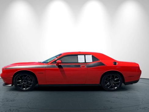 Used 2022 Dodge Challenger R/T w/ Blacktop Package RWD image 7