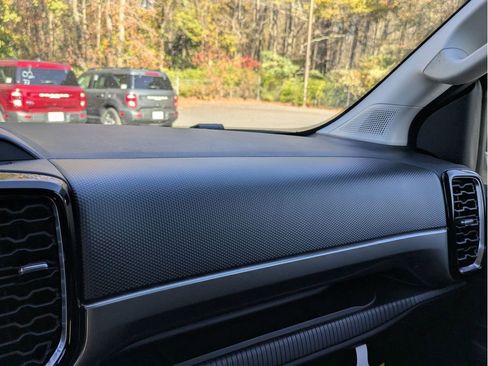 New 2025 Ford Ranger XLT w/ FX4 Off-Road Package image 21