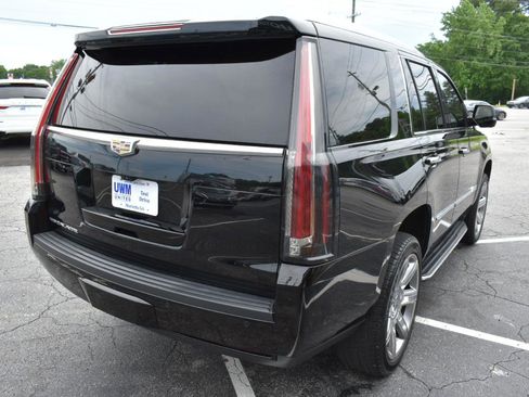 Used 2019 Cadillac Escalade Premium Luxury RWD image 6