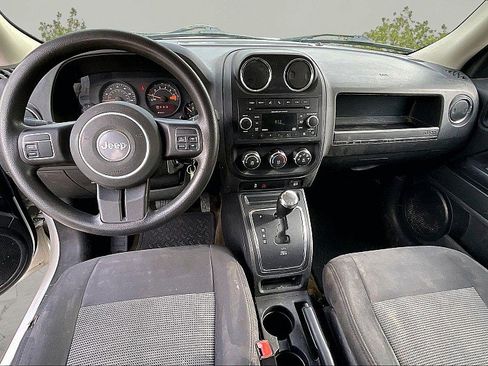 Used 2016 Jeep Patriot Sport w/ Power Value Group AWD/4WD image 7