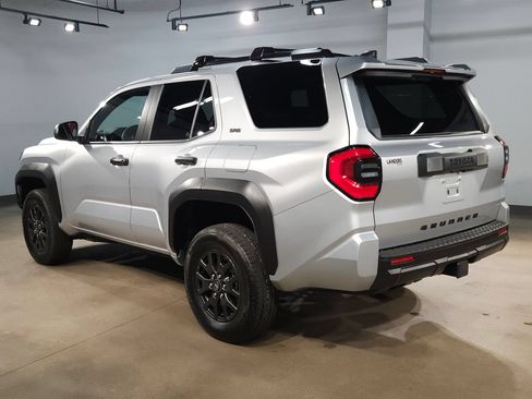 Used 2025 Toyota 4Runner SR5 AWD/4WD image 5