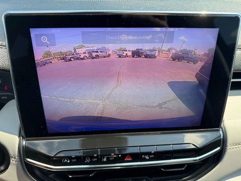 Used 2022 Jeep Compass Limited image 8