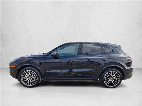 Used 2021 Porsche Cayenne image 2