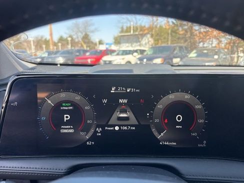 Used 2023 Nissan Ariya FWD image 3