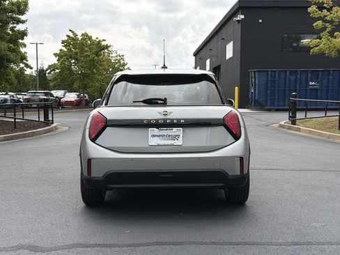 New 2026 MINI Cooper 4-Door Hardtop FWD image 16