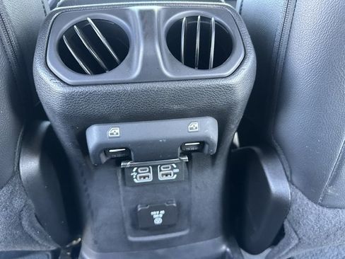 Used 2018 Jeep Wrangler Unlimited Sahara AWD/4WD image 24