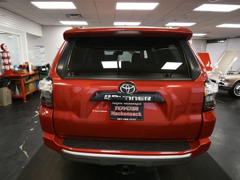 Used 2023 Toyota 4Runner TRD Off-Road Premium w/ Moonroof Package AWD/4WD image 7