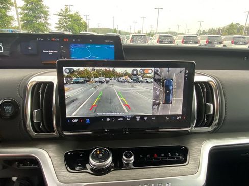 Certified 2025 Ford Expedition Platinum AWD/4WD image 17