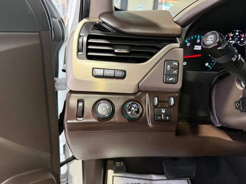 Used 2019 GMC Yukon Denali w/ Open Road Package AWD/4WD image 19