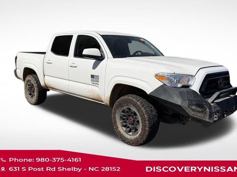 Used 2022 Toyota Tacoma SR AWD/4WD image 2