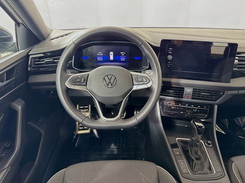 Used 2025 Volkswagen Jetta Sport image 21