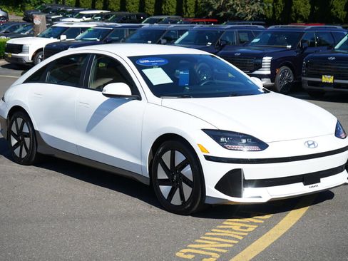 Certified 2024 Hyundai Ioniq 6 SE AWD/4WD image 4