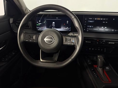 Used 2025 Nissan Kicks SR FWD image 13
