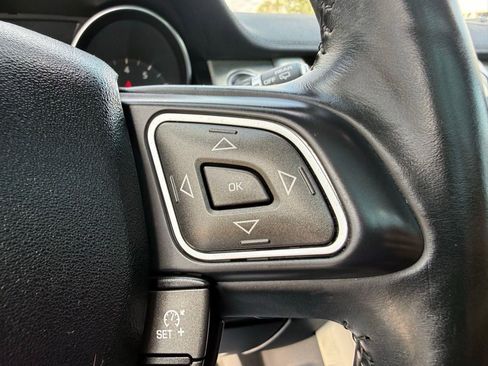 Used 2017 Land Rover Range Rover Evoque SE Premium image 41