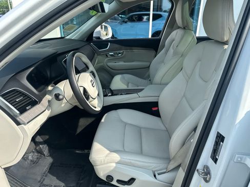 Used 2023 Volvo XC90 B5 Plus w/ Protection Package Premier AWD/4WD image 11