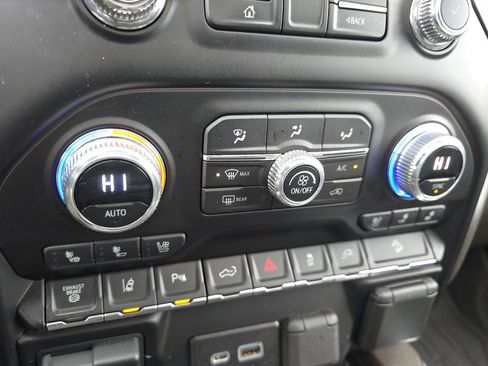 Used 2023 GMC Sierra 3500 Denali w/ Denali Ultimate Package image 26