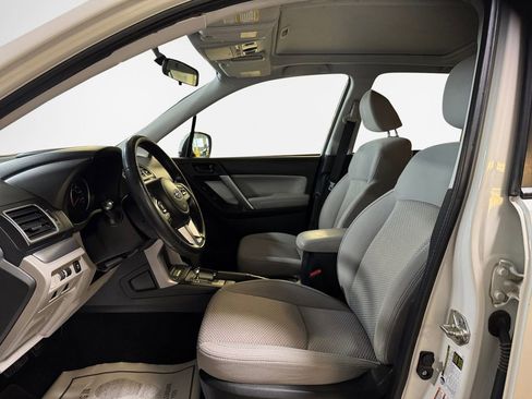 Used 2018 Subaru Forester 2.5i Premium w/ All-Weather Package image 12