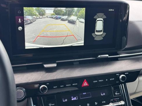 Certified 2024 Kia Carnival EX FWD image 25