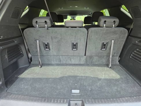 Used 2026 Chevrolet Traverse LT w/ Driver Confidence Package FWD image 19