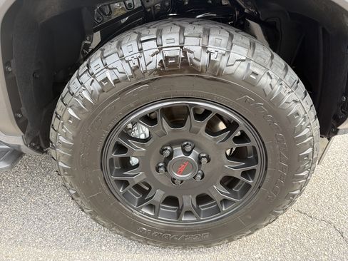Certified 2025 Toyota 4Runner TRD Off-Road AWD/4WD image 22