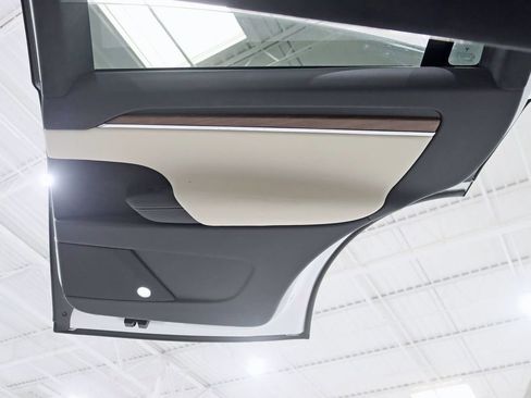 Used 2022 Tesla Model X AWD/4WD image 38