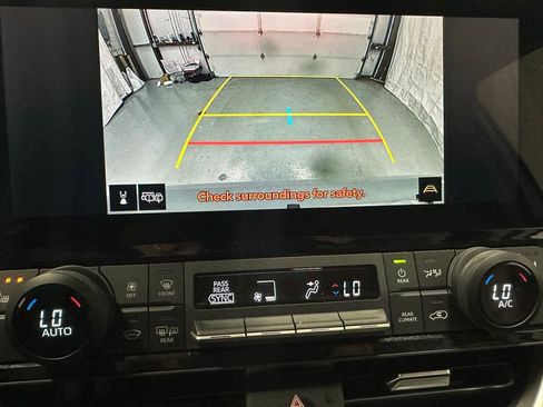 Used 2025 Toyota Grand Highlander AWD image 39