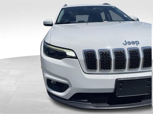 Used 2019 Jeep Cherokee Latitude Plus w/ Cold Weather Group AWD/4WD image 19