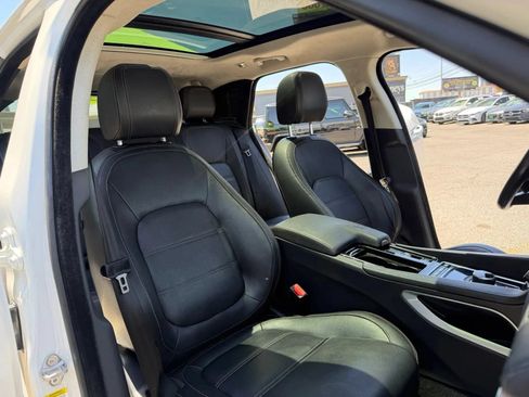 Used 2020 Jaguar F-PACE Prestige AWD/4WD image 17