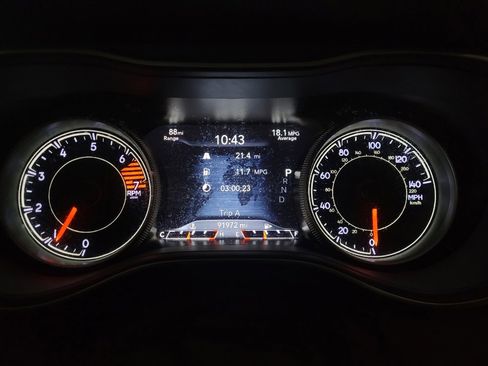 Used 2020 Jeep Cherokee Limited FWD image 23
